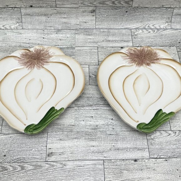 Sur La Table 8.25" Garlic Ceramic Set of 2 Luncheon Plates Made in Italy 9156/21 - Picture 1 of 7